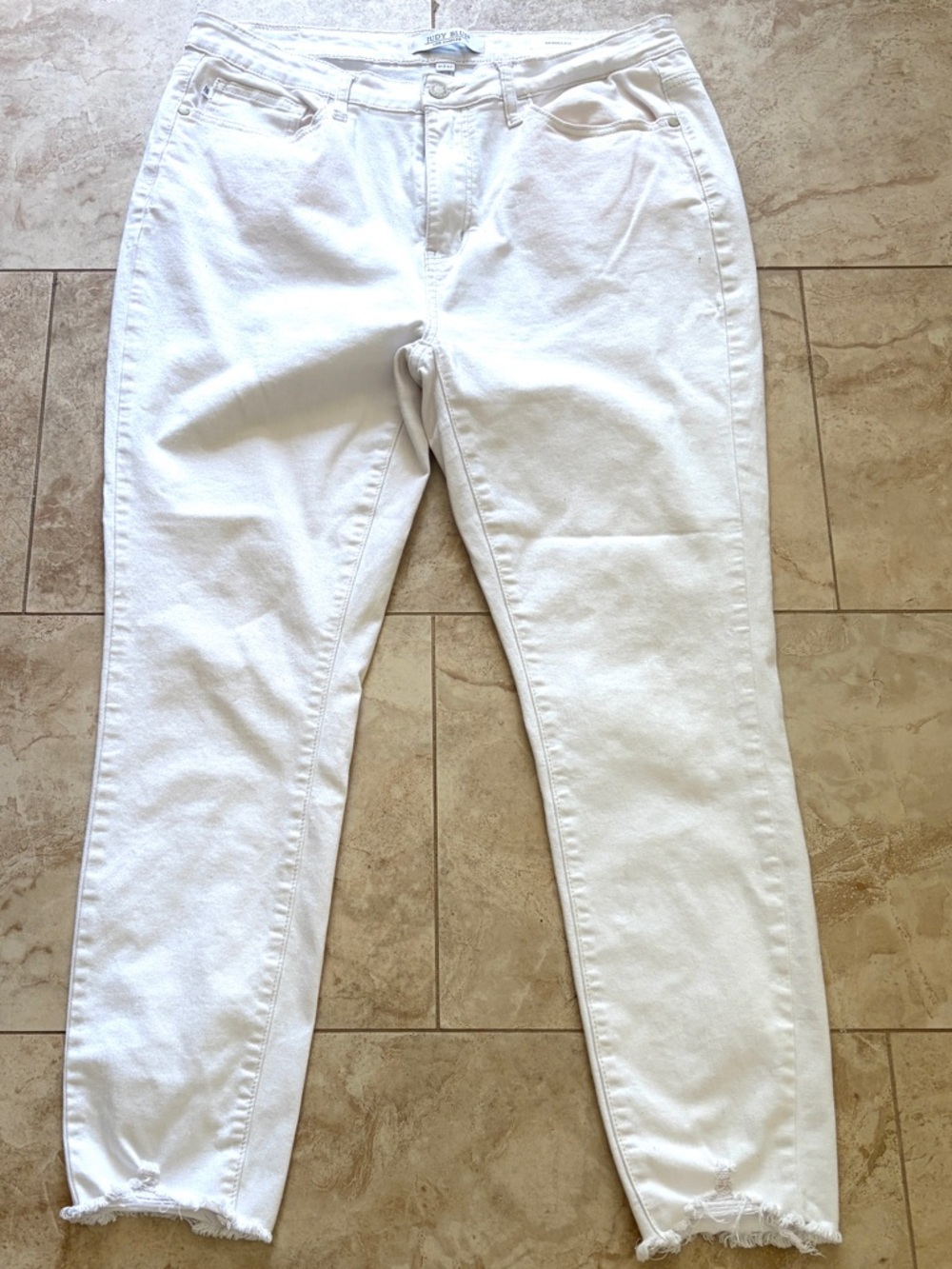Judy Blue White Ankle Crop High-Rise Jeans - Size XL